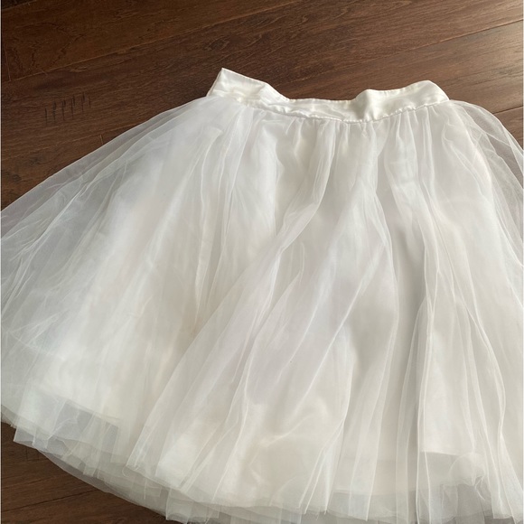 Short white tutu skirt - Picture 2 of 4